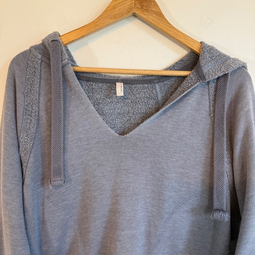 Free People Movement V-Neck Hoodie Blue Gray Fleece Relaxed Lounge Athleisure M - Picture 2 of 13